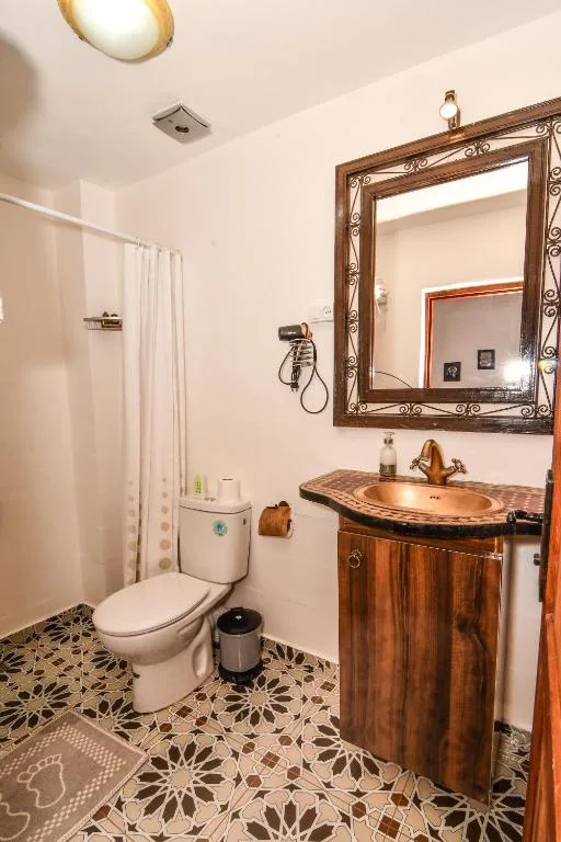 Chambre Double avec Salle de Bain Privée 8